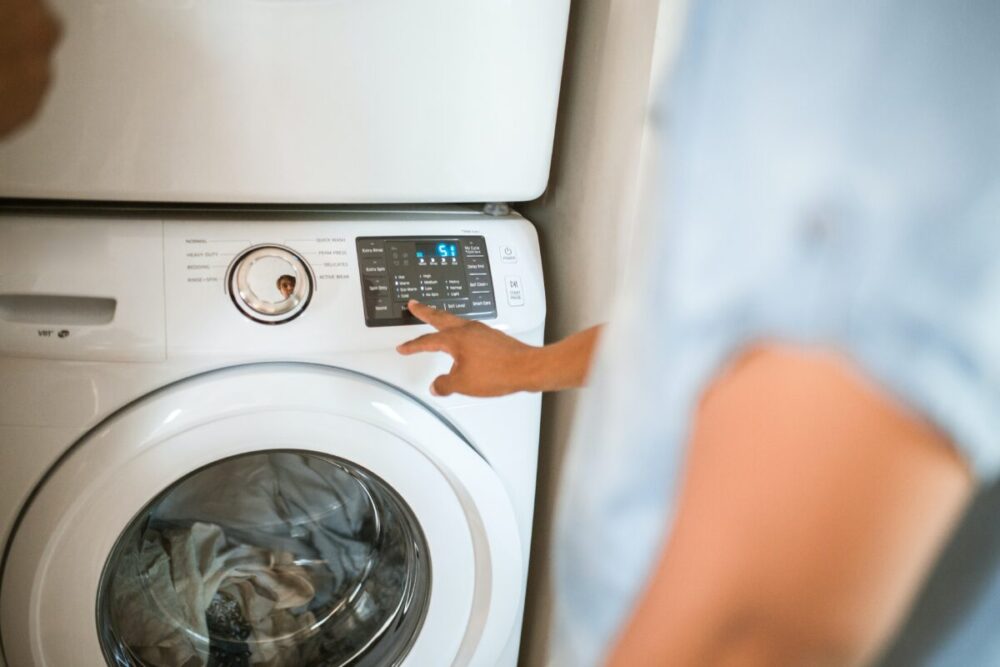 洗濯機に何も入れないで回すと壊れる？洗濯槽の掃除方法を徹底紹介！