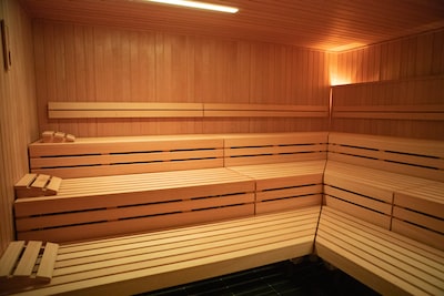 sauna-Bedrock-bath-difference